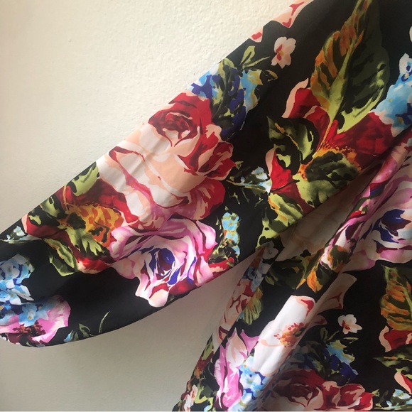 Show Me Your Mumu Long Sleeve Floral Scoop Back Top Size Large - Picture 4 of 6